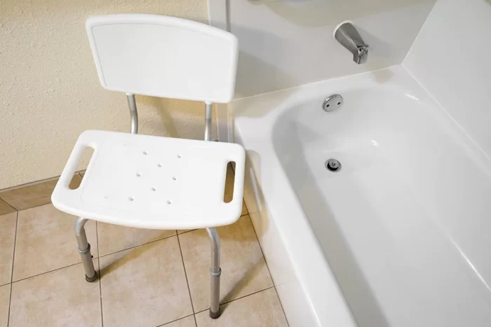 Heavy Duty Shower Seat Pros, Cons & Reviews
