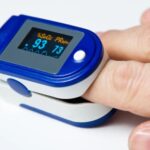 How Do Oximeters Measure Oxygen Saturation Levels in the Blood?